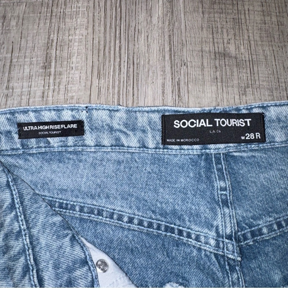 Social Tourist W28R  Two-Tone Ultra High Rise Flare Jeans Contrast Wash Denim - Picture 10 of 14